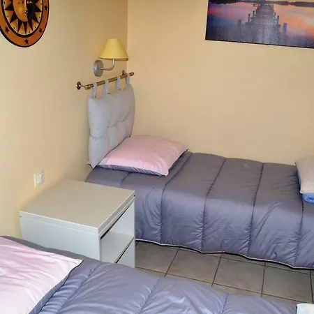 Appartement Avec Acces 2 Piscines 아파트 *