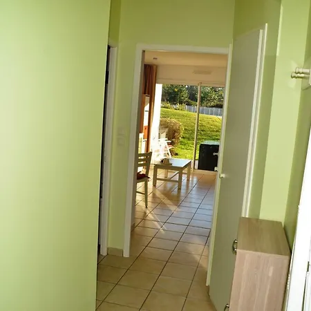 Appartement Avec Acces 2 Piscines 아파트 *
