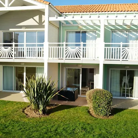 Appartement Avec Acces 2 Piscines *